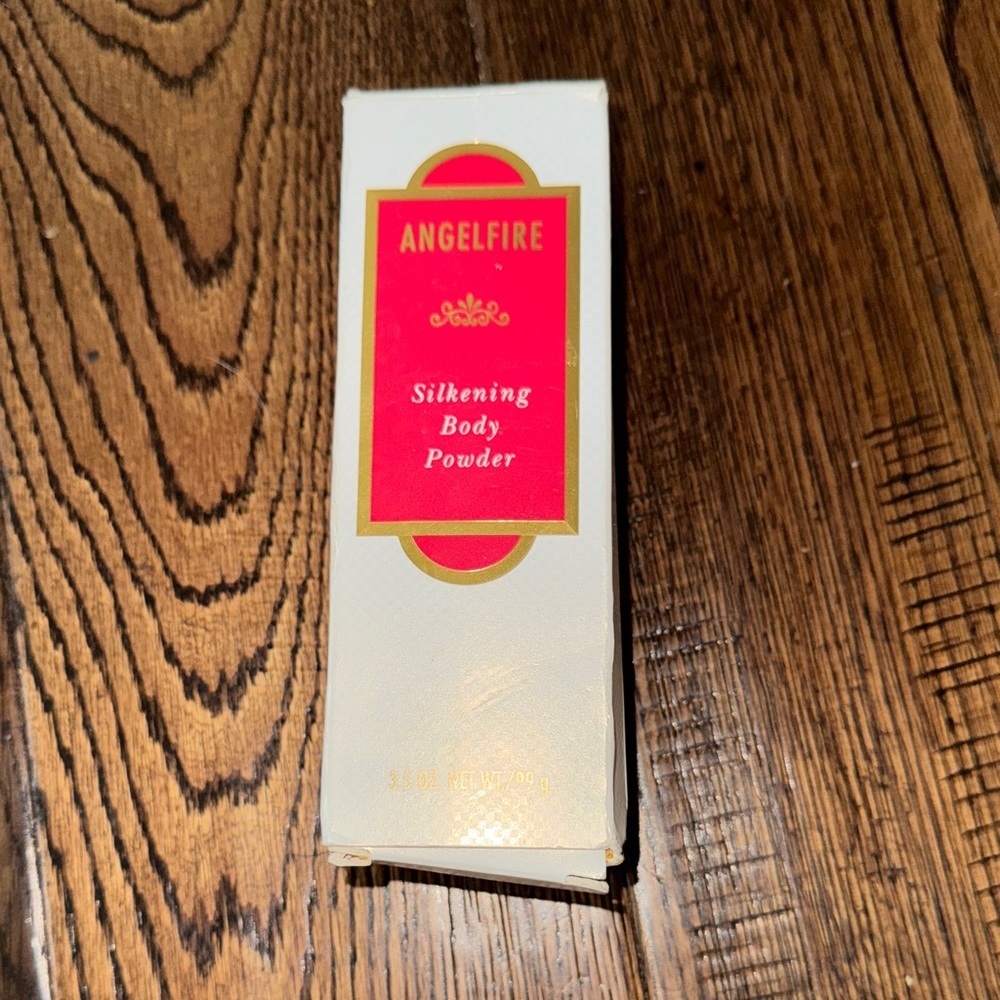 NWT MARY KAY ANGELFIRE Silkening Body Powder - Size 3.5 OZ. NET WT./99 G